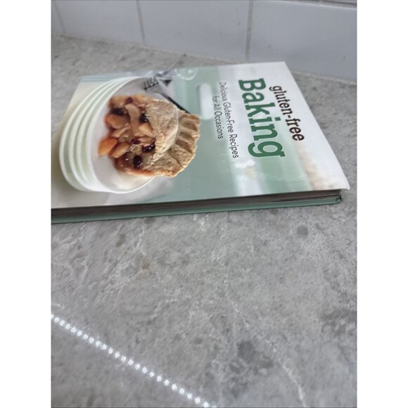 Gluten Free Baking by Publications International Ltd. - Picture 4 of 8